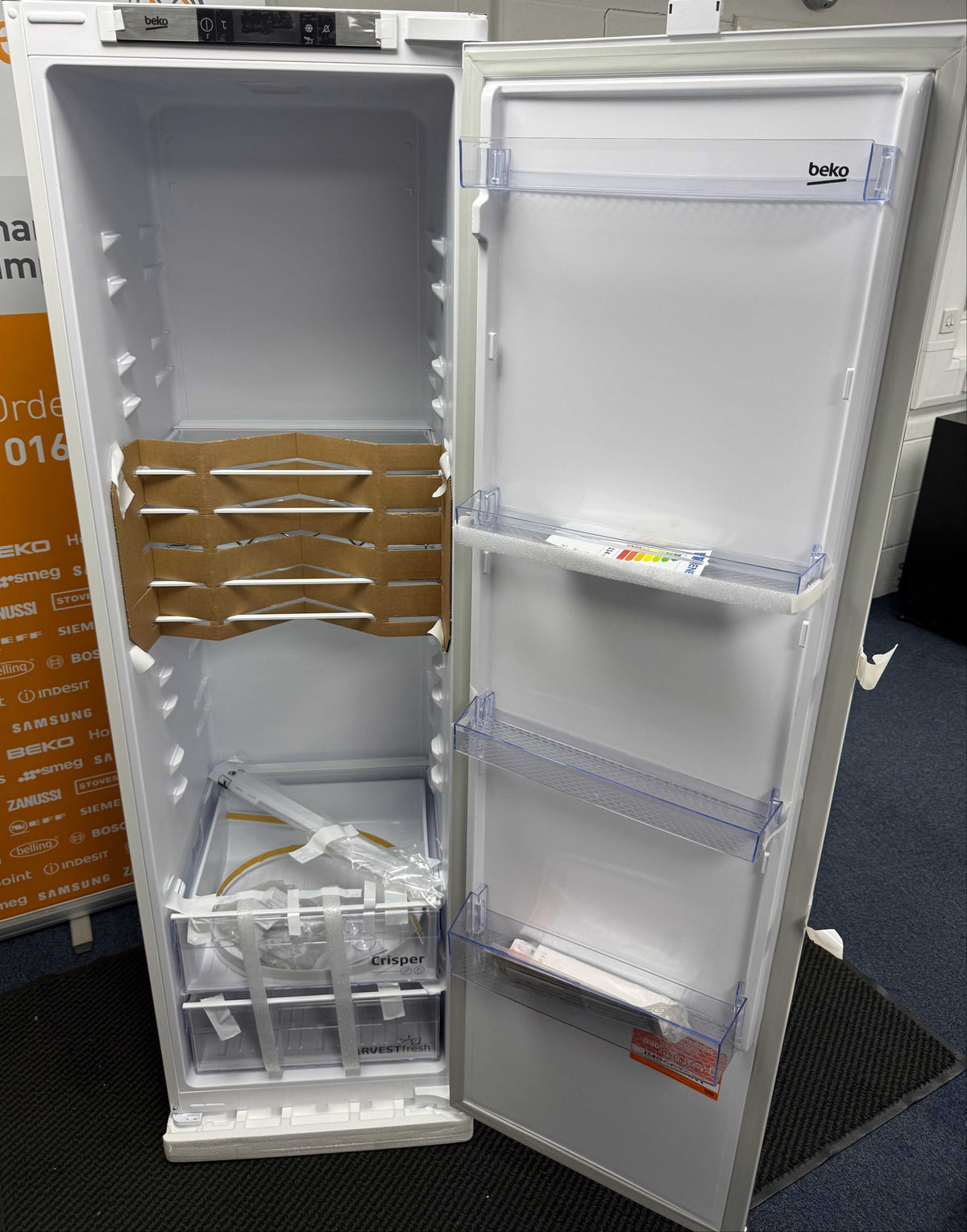 Beko BLSD4V577 (20) Built In HarvestFresh™ Tall Larder Fridge - 309 Litres - E Rated - (tatty box ) - HW182836