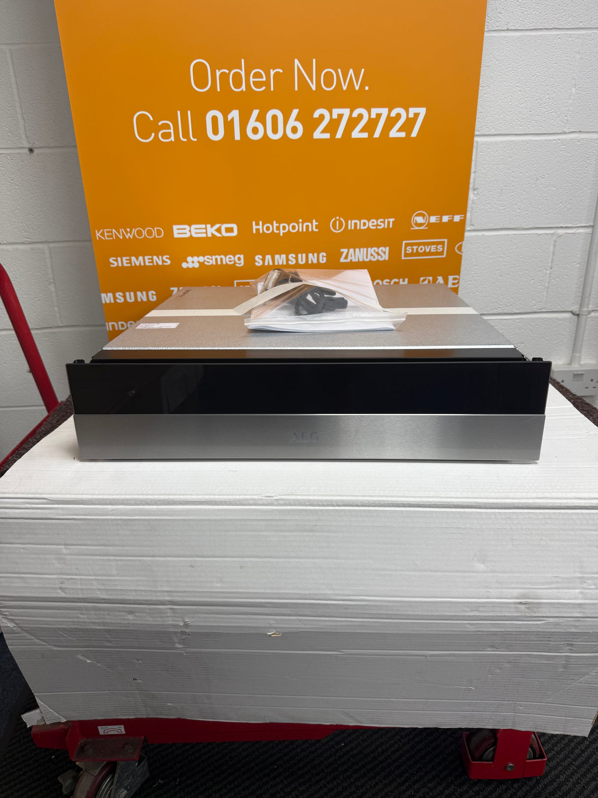 AEG KDK911424M 14cm Warming Drawer in Stainless Steel and Black EX DISPLAY - HW1821322