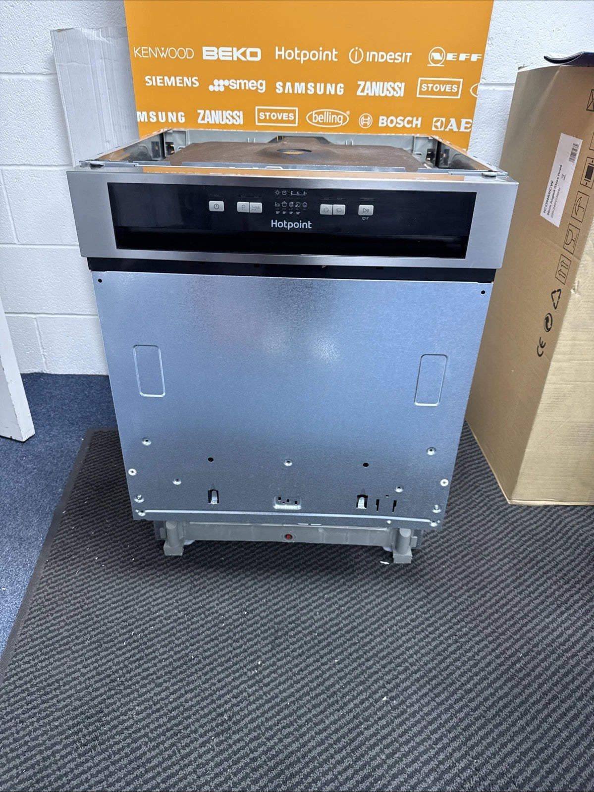 Hotpoint H3B L626 X UK Semi Integrated Full Size Dishwasher with Black and Stainless Control Panel - Fixed Door Hinge Kit - E Rated - HW181877