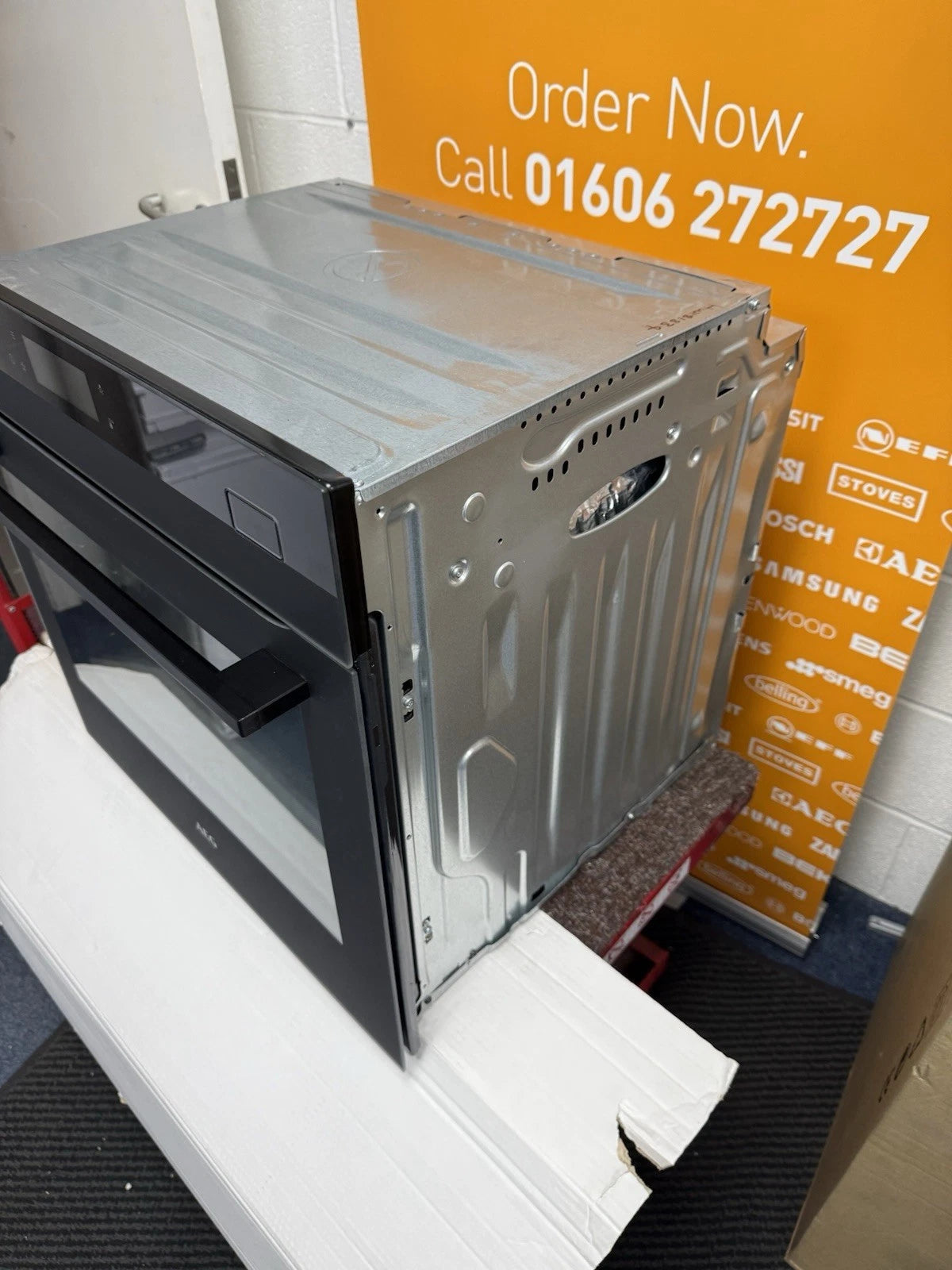 AEG BSK778380T 7000 SteamCrisp Pyrolytic Self Cleaning Built-In Single Oven in Matt Black - A++ Rated - (Ex Display) - HW181834