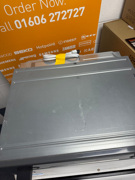 Bosch HBS573BB0B Built-in Electric Single Oven with Pyrolytic Self Cleaning in Black - A Rated - (Ex Display) - HW181971