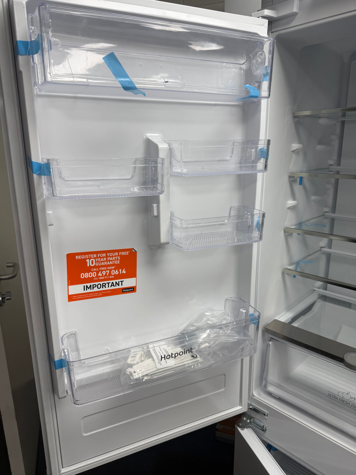 Hotpoint HTC18 T112 UK 70/30 (76) No Frost Integrated Fridge Freezer with Sliding Hinge - E Rated - (Graded Blemished) - HW181976