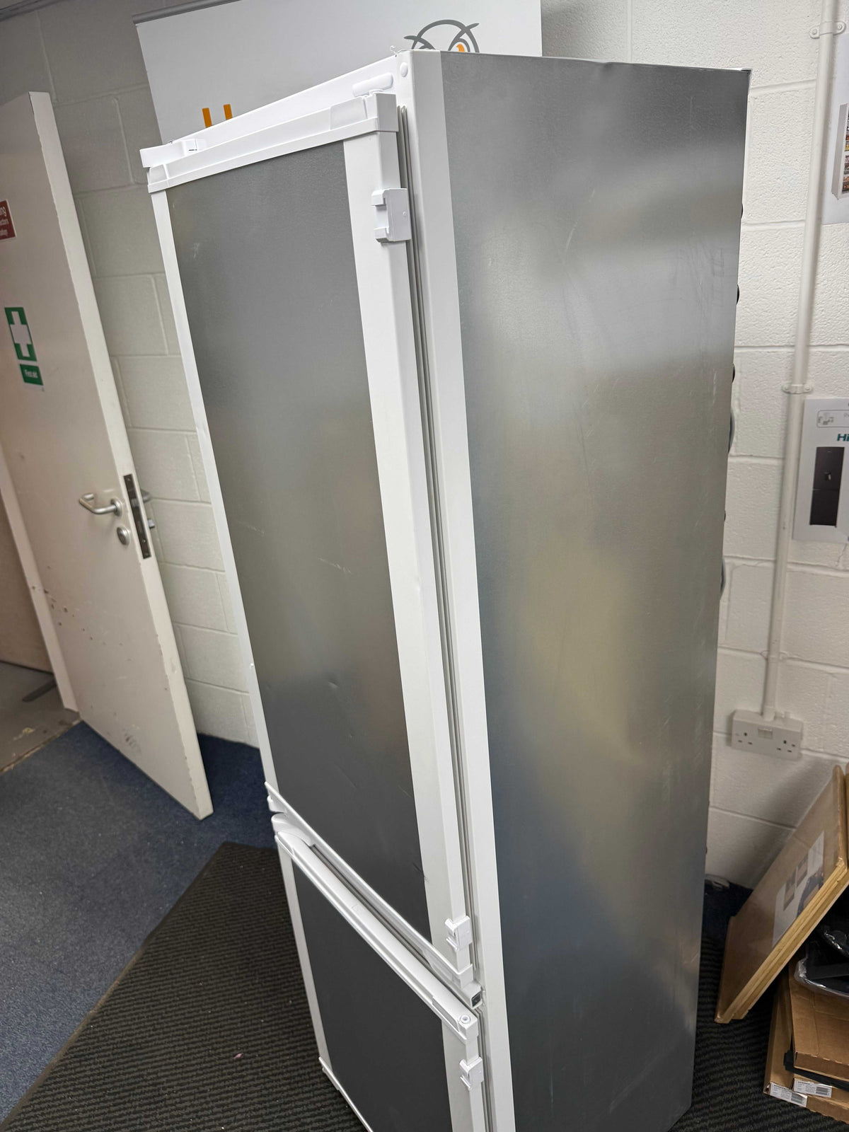 Beko BCFD473 (70) 70/30 Frost Free Integrated Fridge Freezer with Sliding Hinge - E Rated - (Ex Display) - HW182870