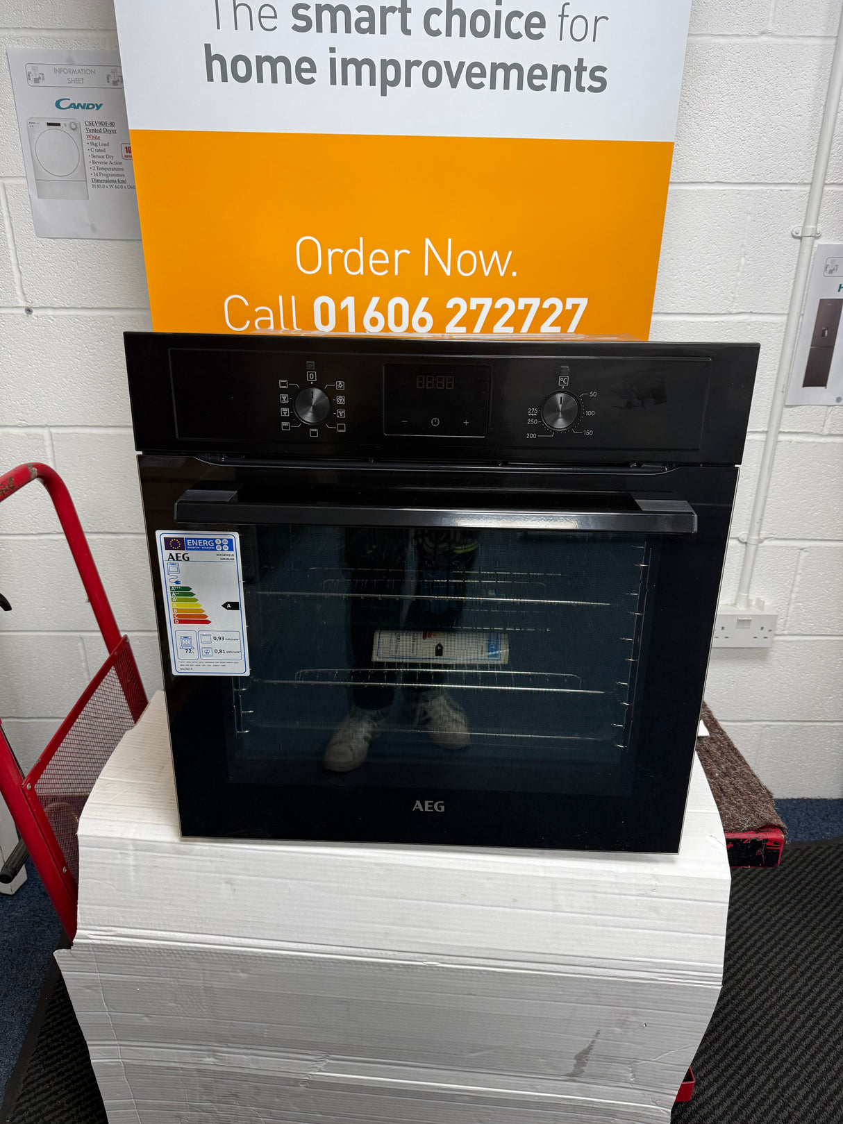 AEG BEX335011B (29) 3000 Series SurroundCook Built-in Electric Single Oven in Black - A Rated - (Ex Display) - HW182329