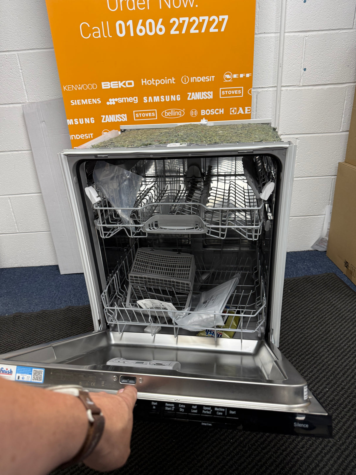 Bosch Series 2 SMV2HTX02G (48) 60cm Fully Integrated Dishwasher with Wi-Fi Enabled Home Connect - D Rated - (Ex Display Blemished) - HW182548