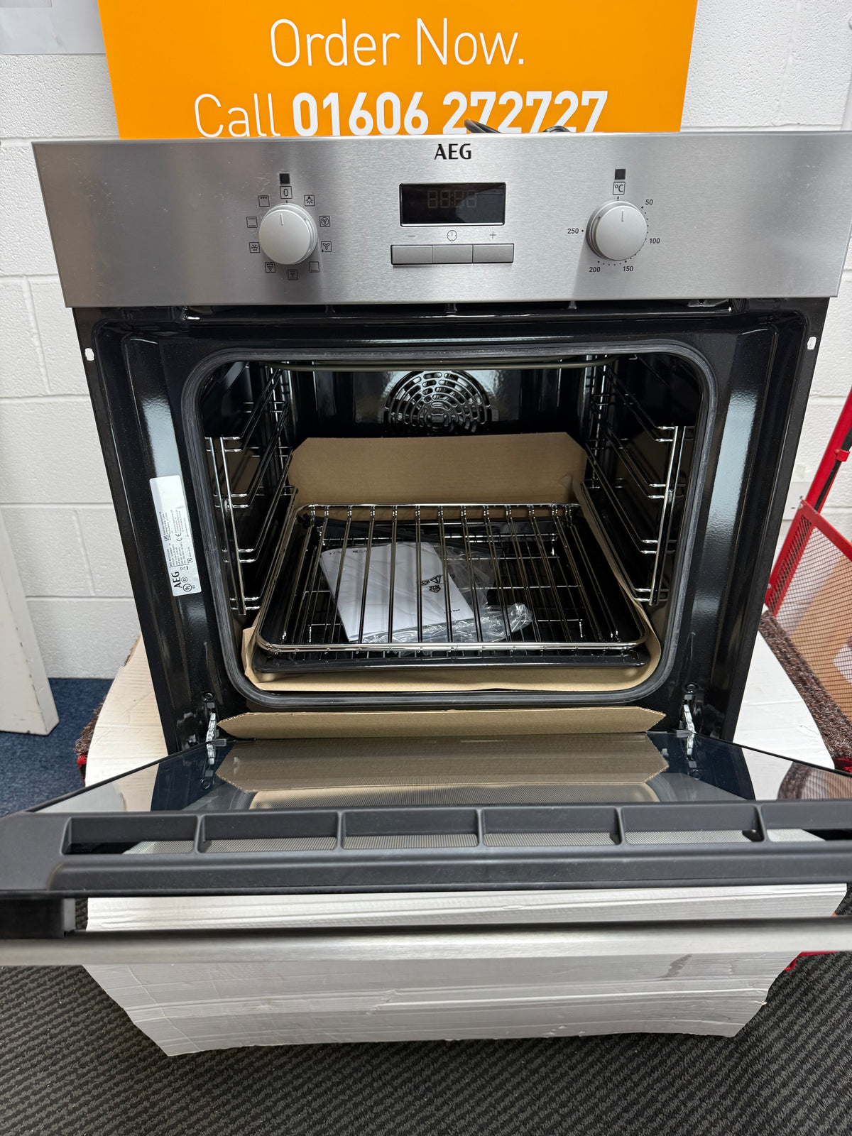 AEG BSX23101XM (18) 6000 Series SurroundCook Electric Single Oven - Stainless Steel - A Rated - 13 Amp Plug - (Ex Display) - HW182218