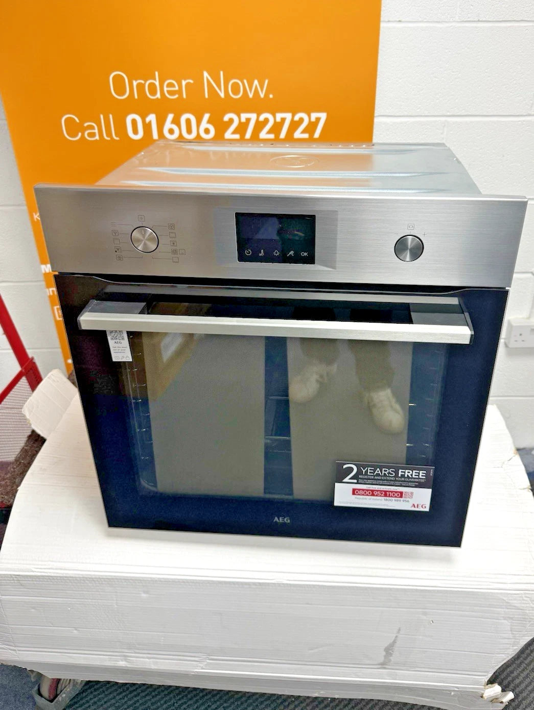 AEG 6000 Series OS6PB50AM (53) SenseCook Built in Electric Single Oven Pyrolytic Self Cleaning in Stainless Steel - A+ Rated - (Blemished) - HW182253