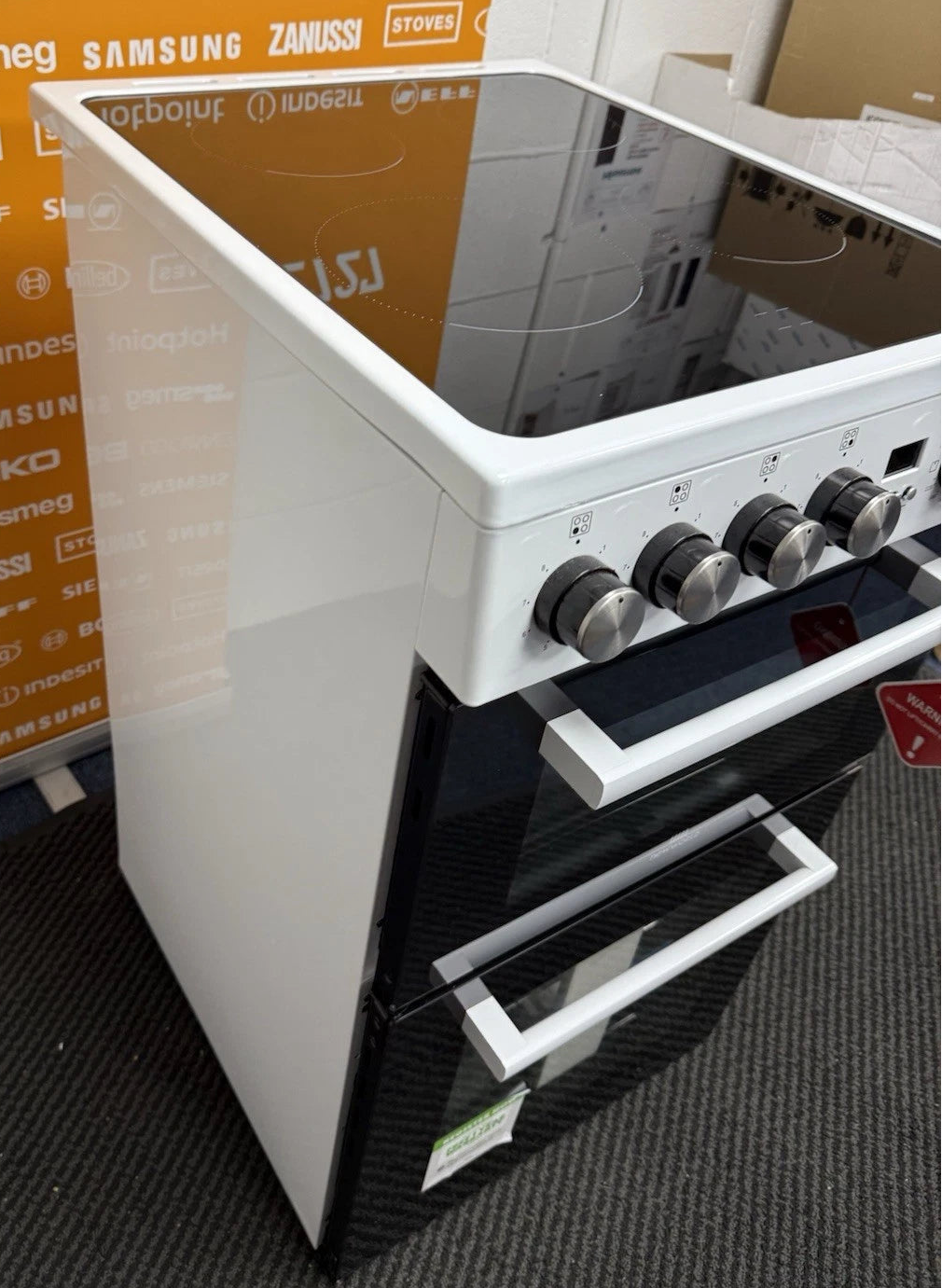 New World 444412057 (73) FDO 50E 50cm Electric Ceramic Cooker in White - (Ex Display) - HW182373