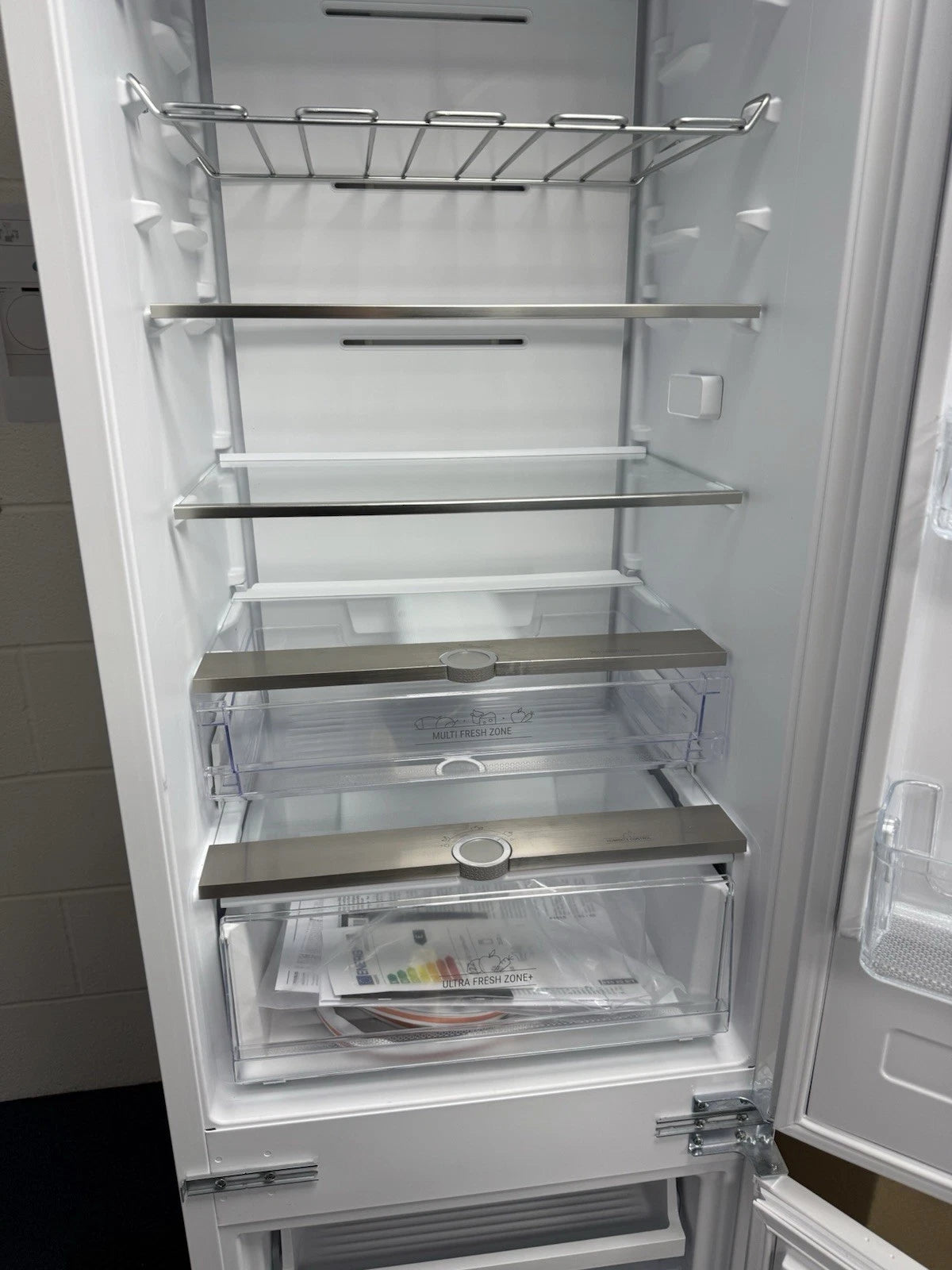 Hotpoint HTC20 T322 UK (77) 194cm Extra Tall 280L 70/30 Integrated No Frost Fridge Freezer - Sliding Door Hinge - E Rated - (Ex Display) - HW181977