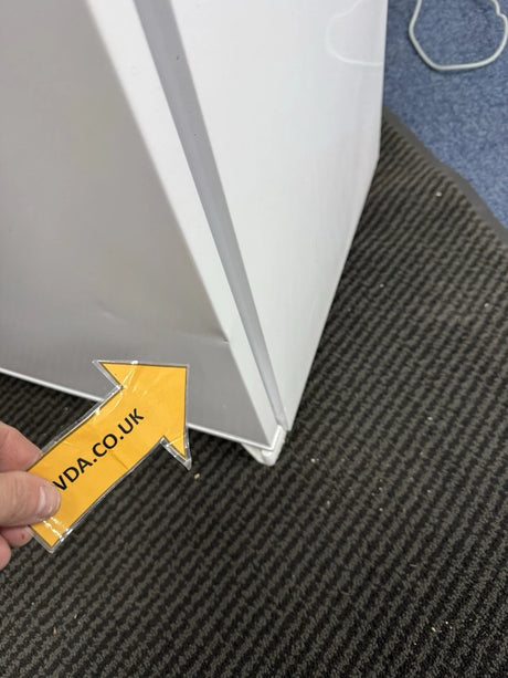 CDA CRI871/1 70/30 Integrated Frost Free Fridge Freezer - E Rated - (Blemished) - HW181848