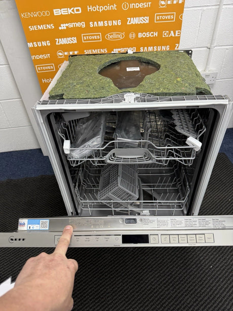 Neff N30 S153HTX02G (26) Wi-Fi Enabled Full Size Integrated Dishwasher (Ex Display) - HW182526